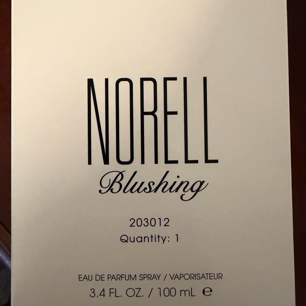 Blushing Eau de Parfum Spray - Cream